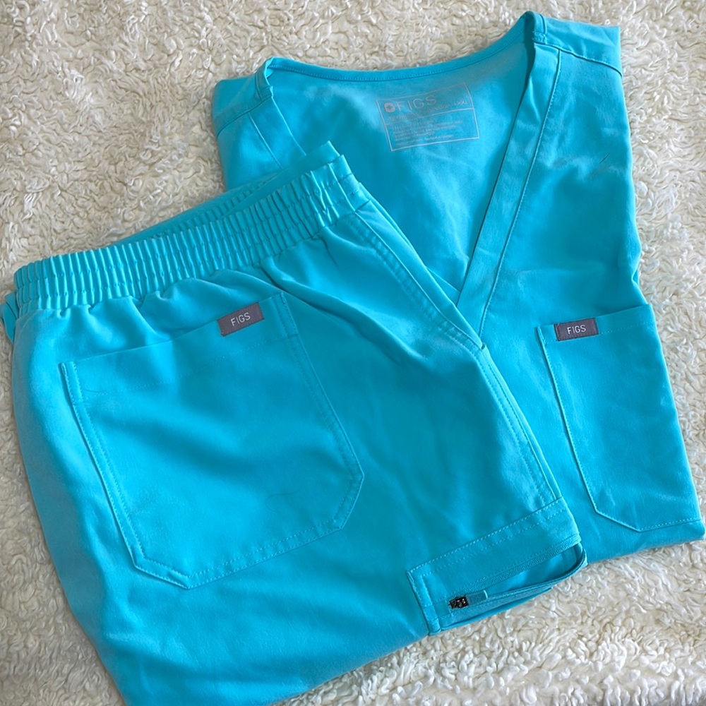 Figs scrub set